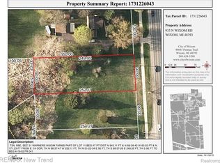 933 N Wixom Rd, Wixom, MI 48393