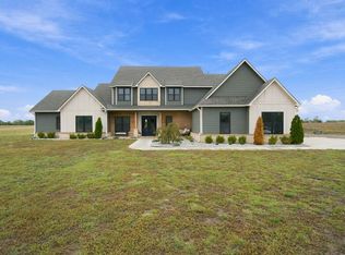 2111 S Yoder Cir, Garden Plain, KS 67050