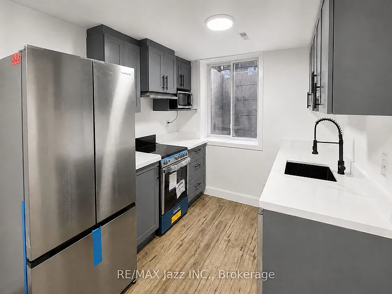 9 Maconnachie Pl #LOWER — Photo 13