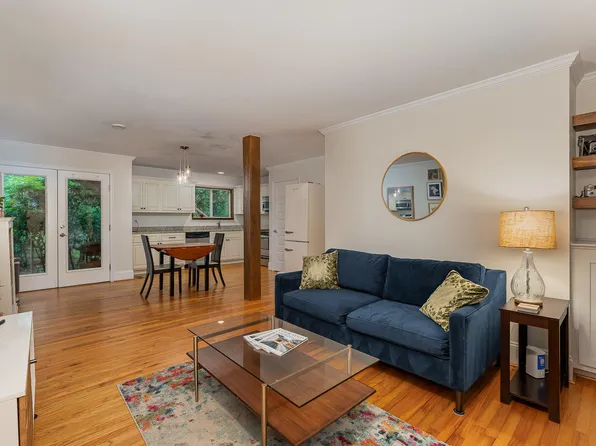 110 Todd St APT B, Carrboro, NC 27510