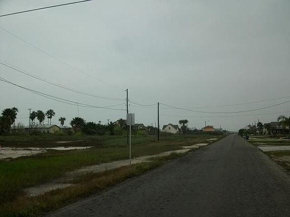 5th image of 1102 S Magnolia St