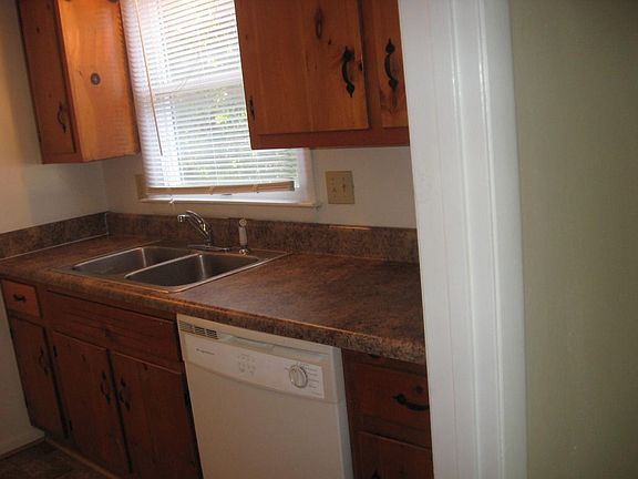 2nd image of 4226 Queenswood Dr APT B