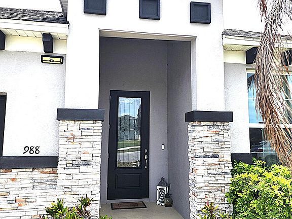 3rd image of 988 Corbin Cir SW