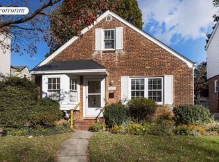 79-35 209th St, Oakland Gardens, NY 11364