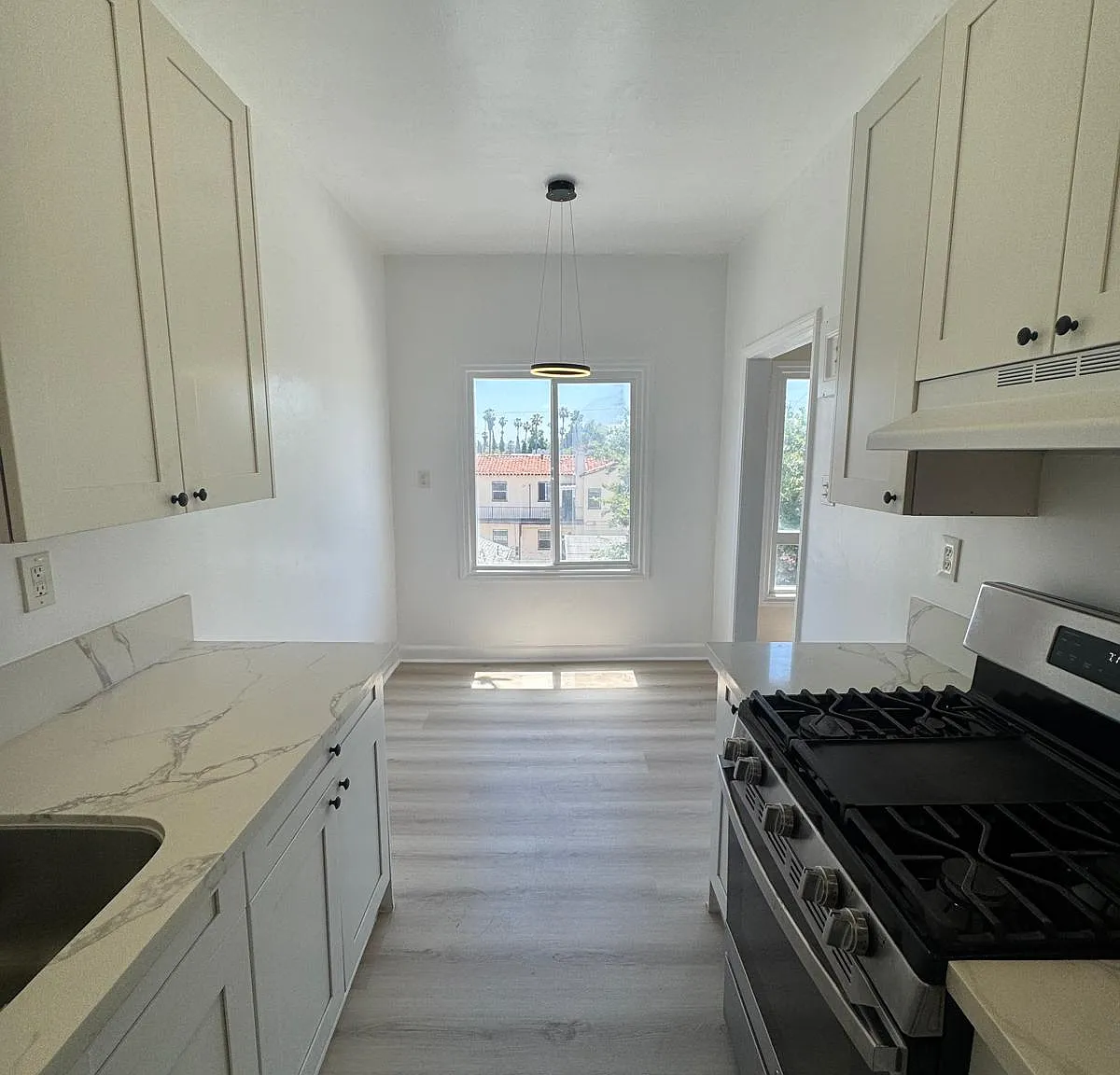 Studio, 400 sqft, $1,500 — Photo 4
