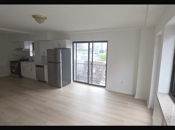 27-35 21st Street image 1 of 9