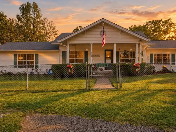9724 Fm 2501, Apple Springs, TX 75926