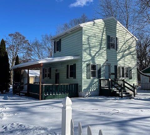 2nd image of 1101 Leslie St