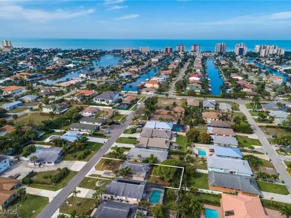 535 107th Ave N, Naples, FL 34108