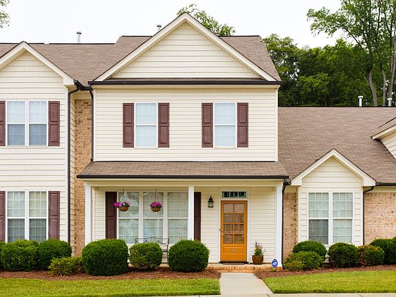 2nd image of 40 Nandina Dr