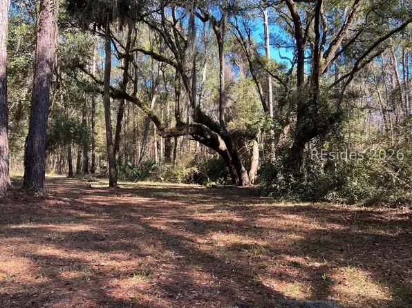 17 Little Neck Xing, Okatie, SC 29909