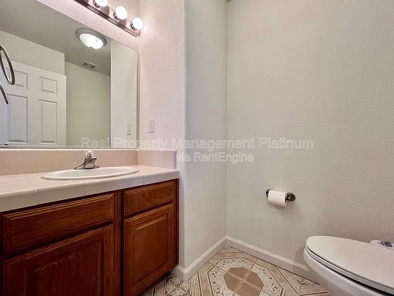 5460 W Ashcroft Ave — Photo 10