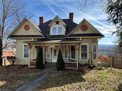 911 E St, North Wilkesboro, NC, 28659