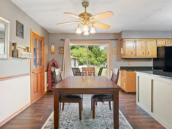 5th image of 1821 Lakewood Dr