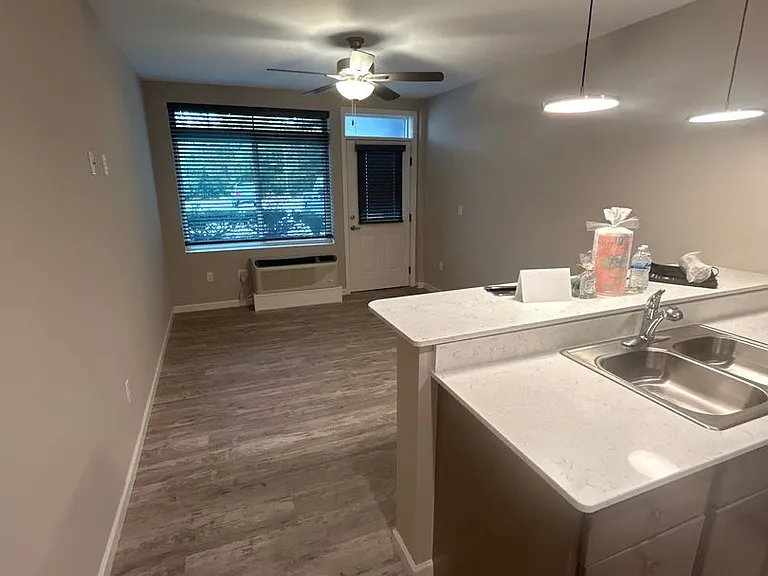 Plaza 93 Apartments — Photo 38