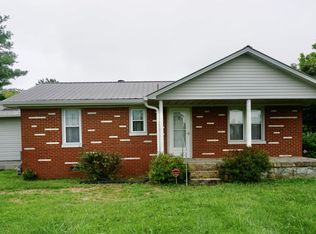 2464 Red Boiling Springs Rd, Lafayette, TN 37083