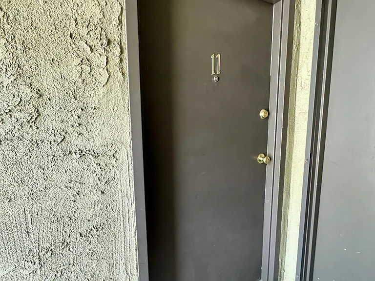 4506 Saugus Ave #11 — Photo 19