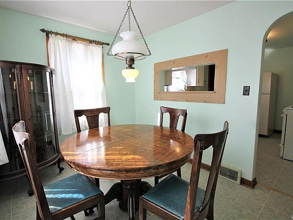 5th image of 76 Delray Ave