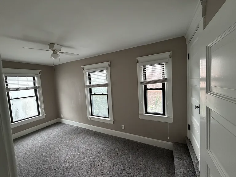320 E Whittier St — Photo 9