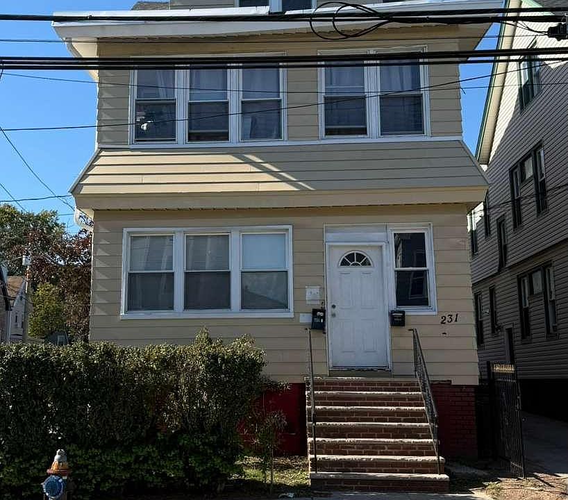 1st image of 231 Myrtle Ave
