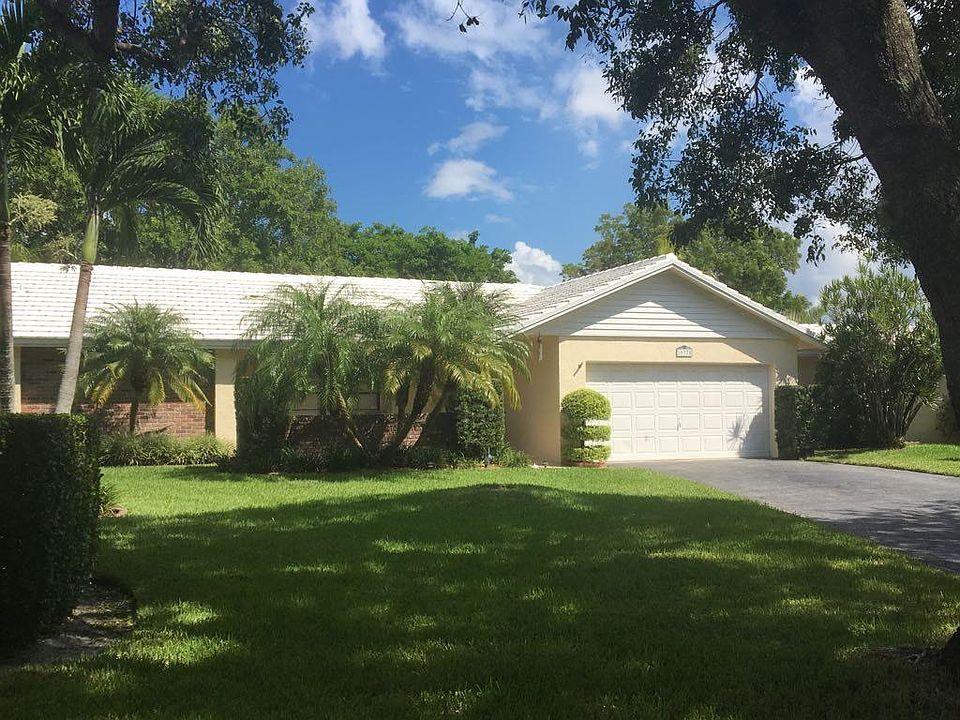 1st image of 10375 NW 31st St