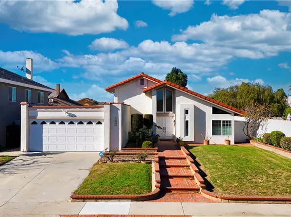 17741 Los Alamos St, Fountain Valley, CA 92708