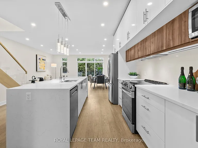 498 Wentworth Ave — Photo 4