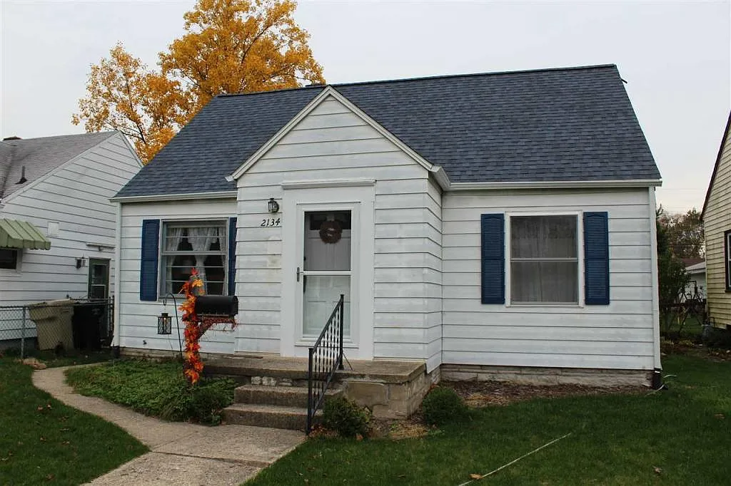 2134 Parkview Pl photo 1