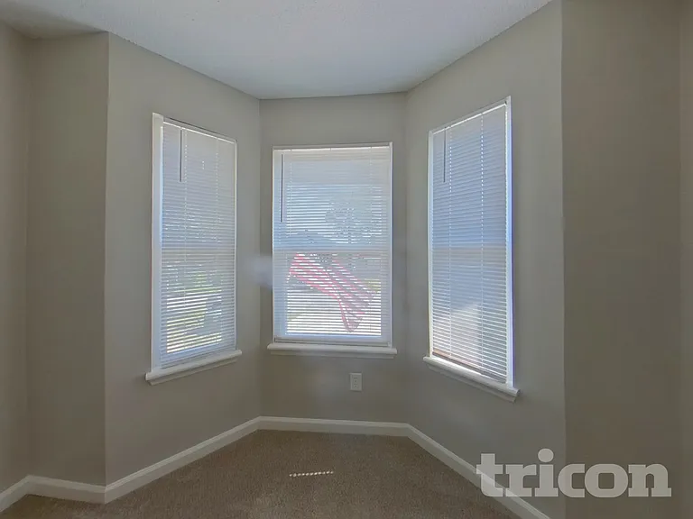 136 Westport Dr — Photo 14