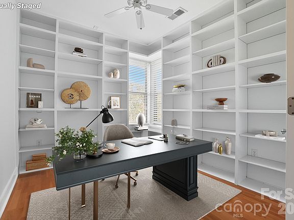 5th image of 630 Calvert St Unit 306
