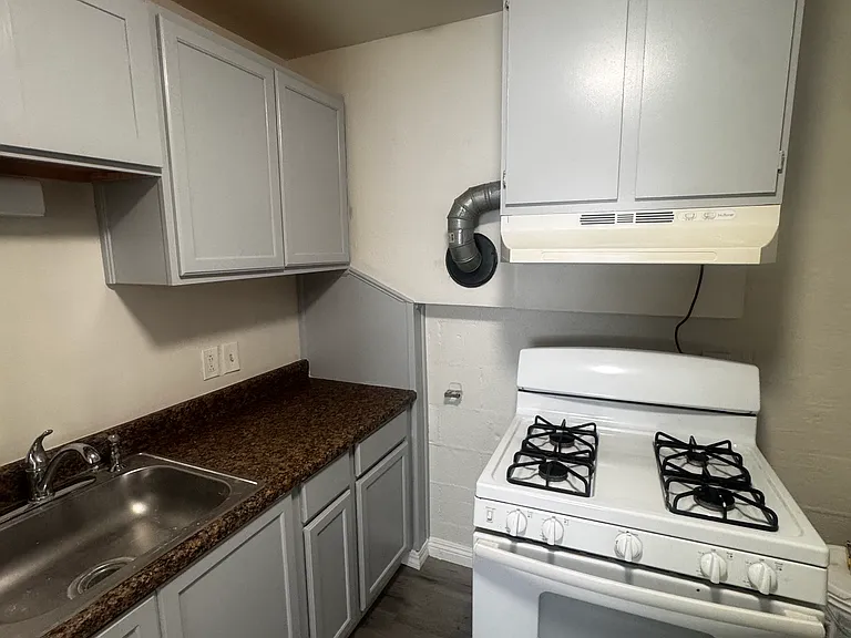 1031 Estudillo St #1025 — Photo 10