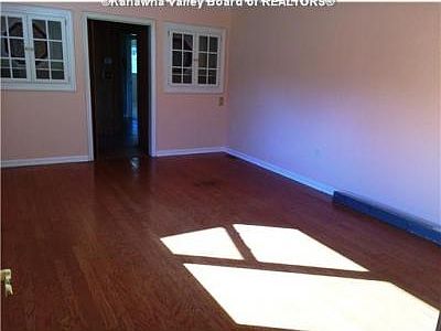 5th image of 72 Flairwood Dr