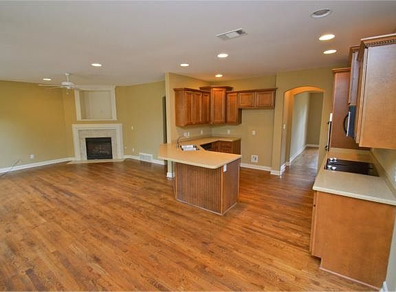 4th image of 8810 River Pine Dr