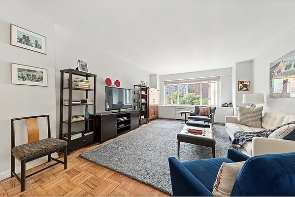 Rented by Miriam Izsak Realty  LLC | media 1