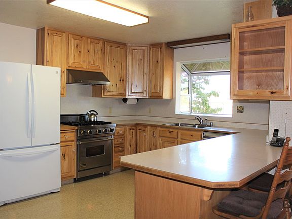3rd image of 217 N Lovers Ln