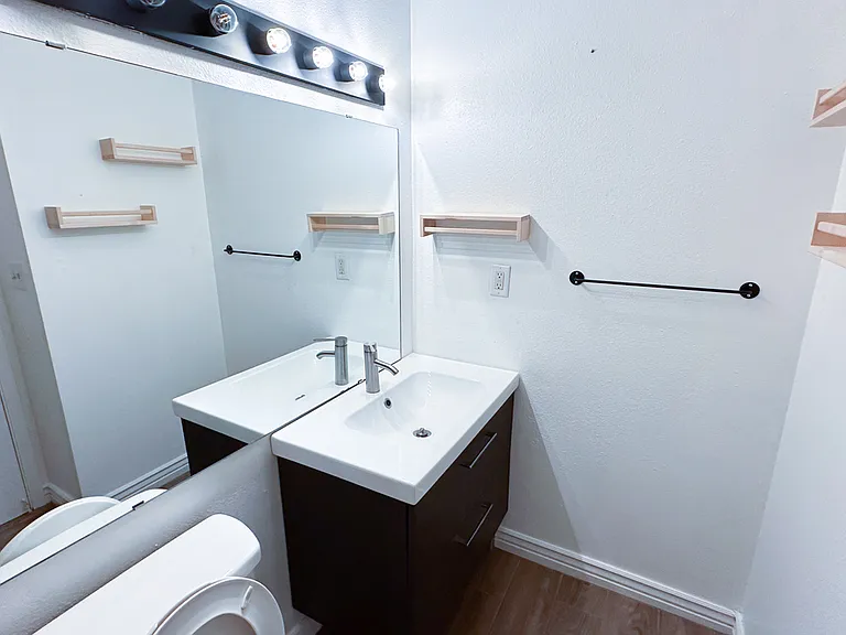 749 E Montebello Ave #121 — Photo 12