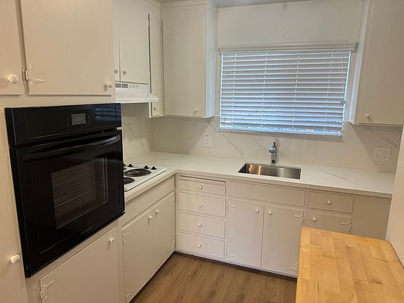5th image of 130 Towne Ter APT 4