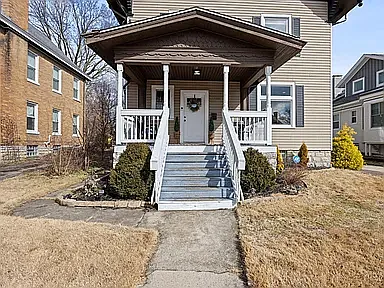5 bed, 2568 sqft, $3,800 — Photo 3