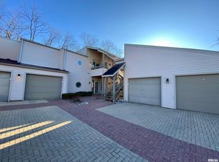 5600 N Withershin Point, Peoria, IL