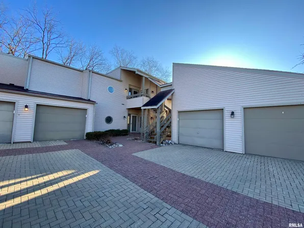5600 N Withershin Point, Peoria, IL 61615