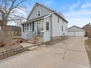 1134 N 21st St, Manitowoc, WI 54220