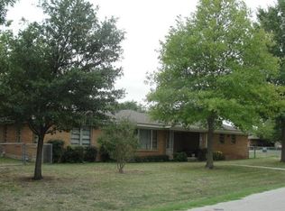 700 Stella Mae Dr, Burleson, TX 76028