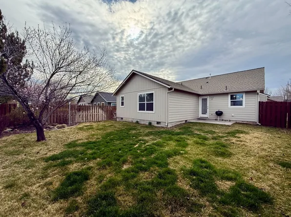 3427 SW Indian Pl, Redmond, OR 97756