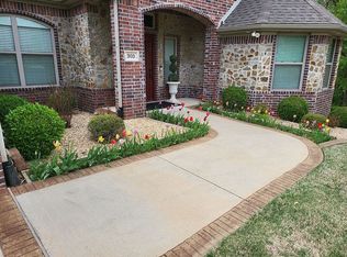 303 NW Sheridan Ln, Bentonville, AR 72712