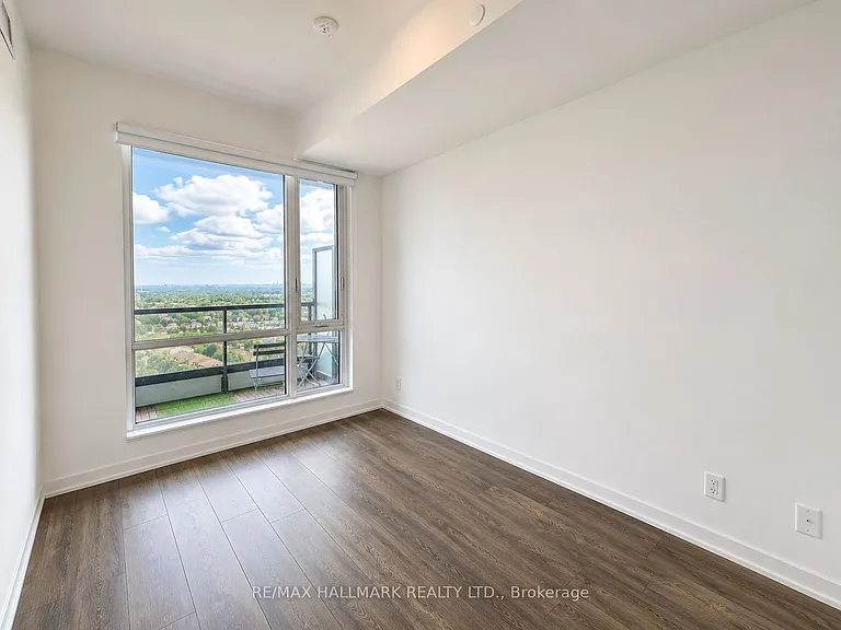 7950 Bathurst St #2208 — Photo 5