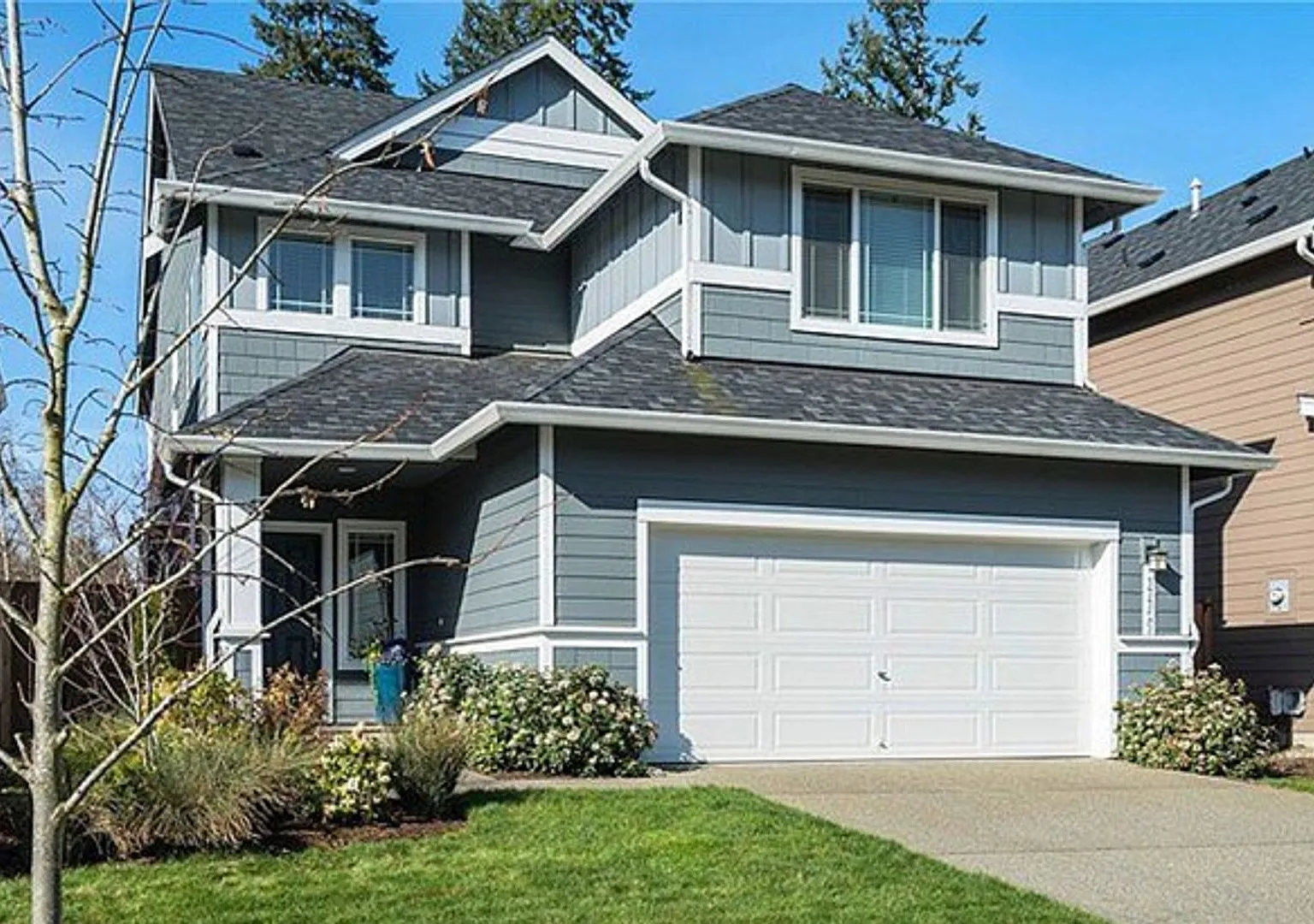 Exquisitely Beautiful Home with 3 bed and 2.5 Bath — Photo 1