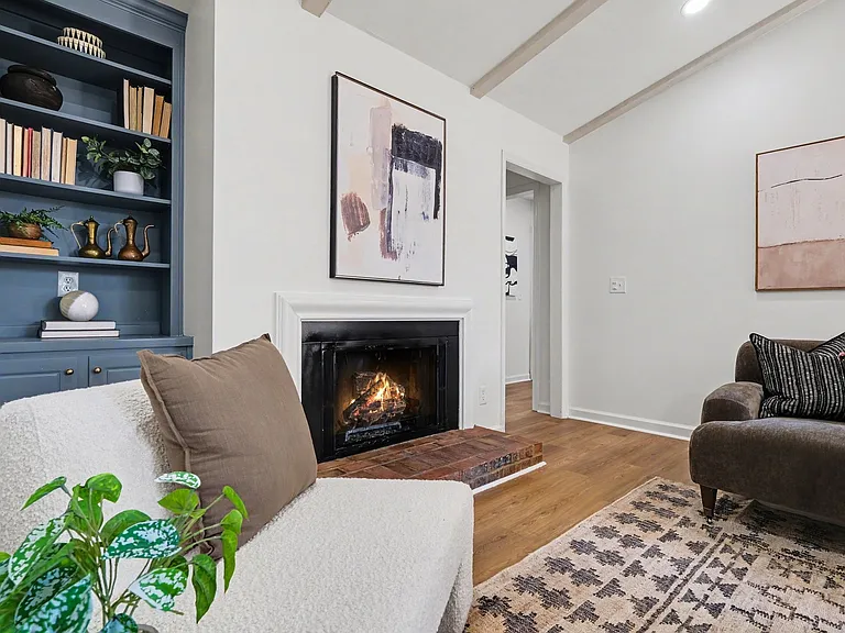 613 Brentwood Point — Photo 7