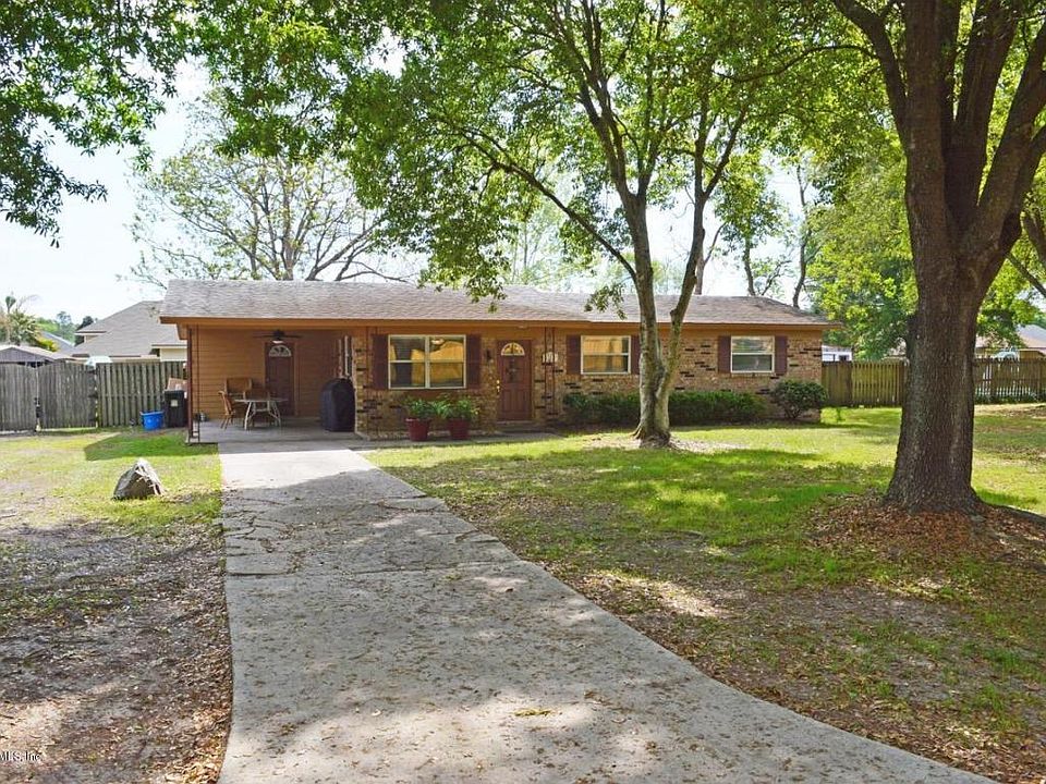 1st image of 107 Velvet Dr