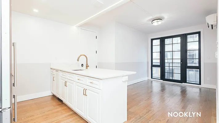 Rented by Nooklyn NYC LLC | media 82