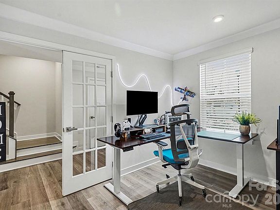 3rd image of 1546 Aspire St